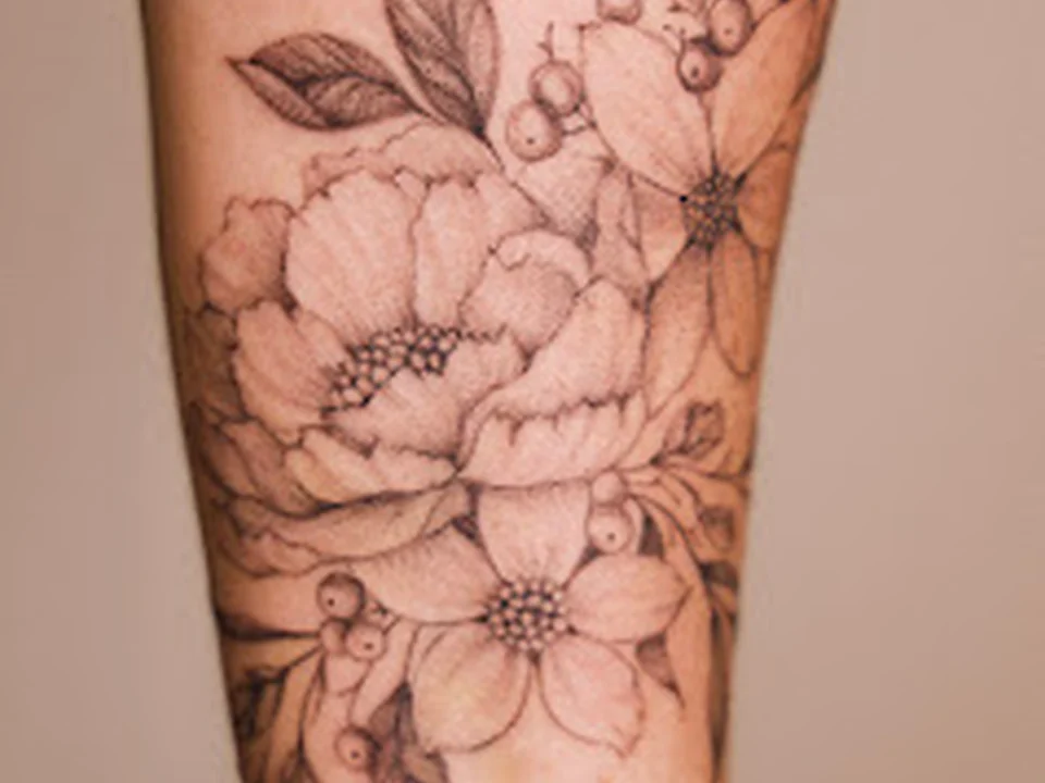 Amulett Fineline Tattoo