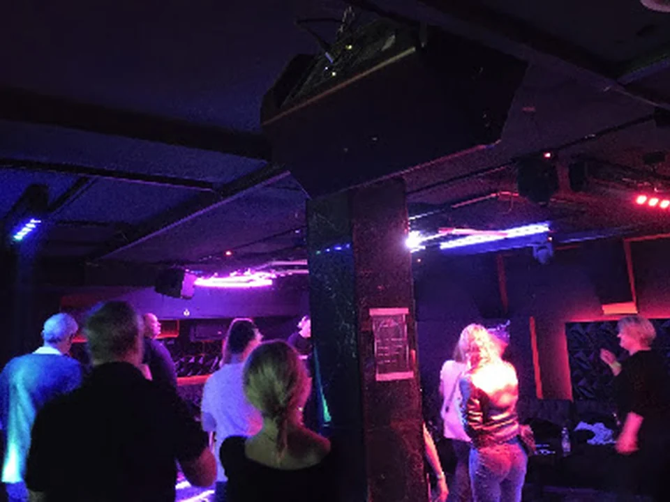 CAVE CLUB