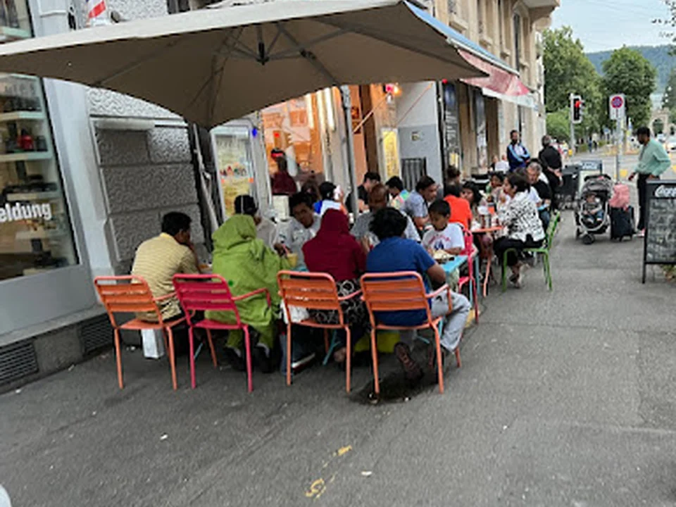 Delhi House of Best Curry Indian Restaurant and Bistro
