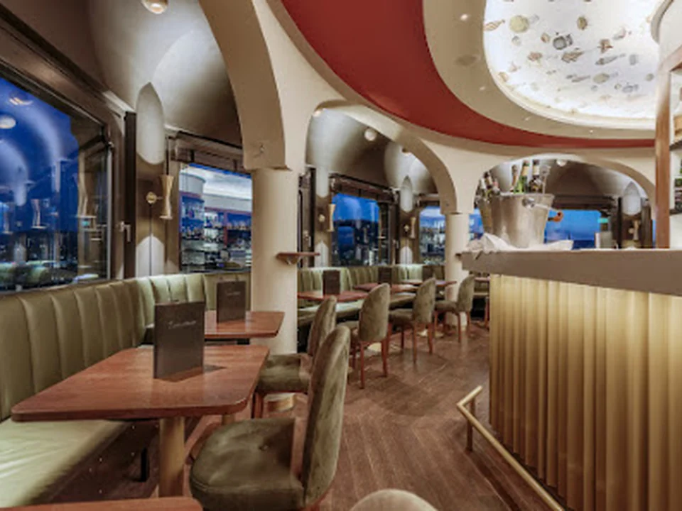 Jules Verne Panoramabar