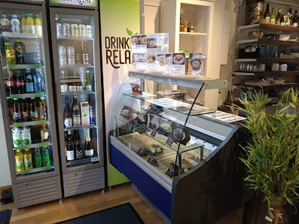 Sushi Bar & Café URAMAKIYA