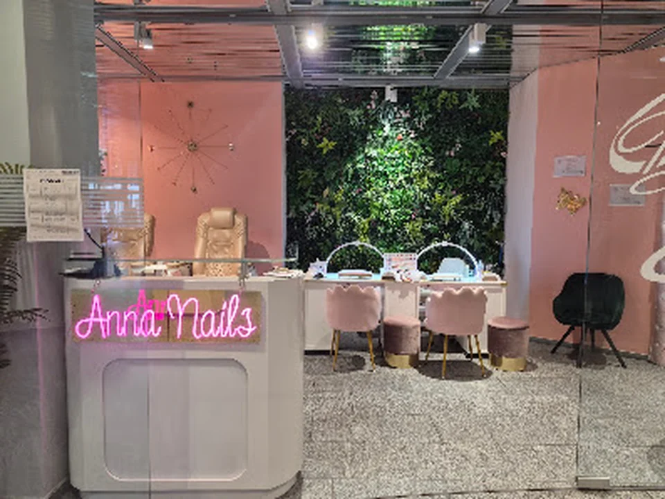 Anna Nails and Lashes Kreuzplatz, Zürich