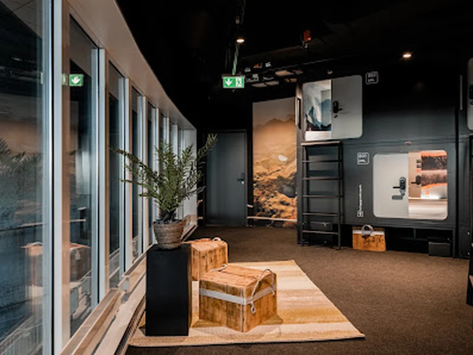 Capsule Hotel - Alpine Garden Zurich Airport