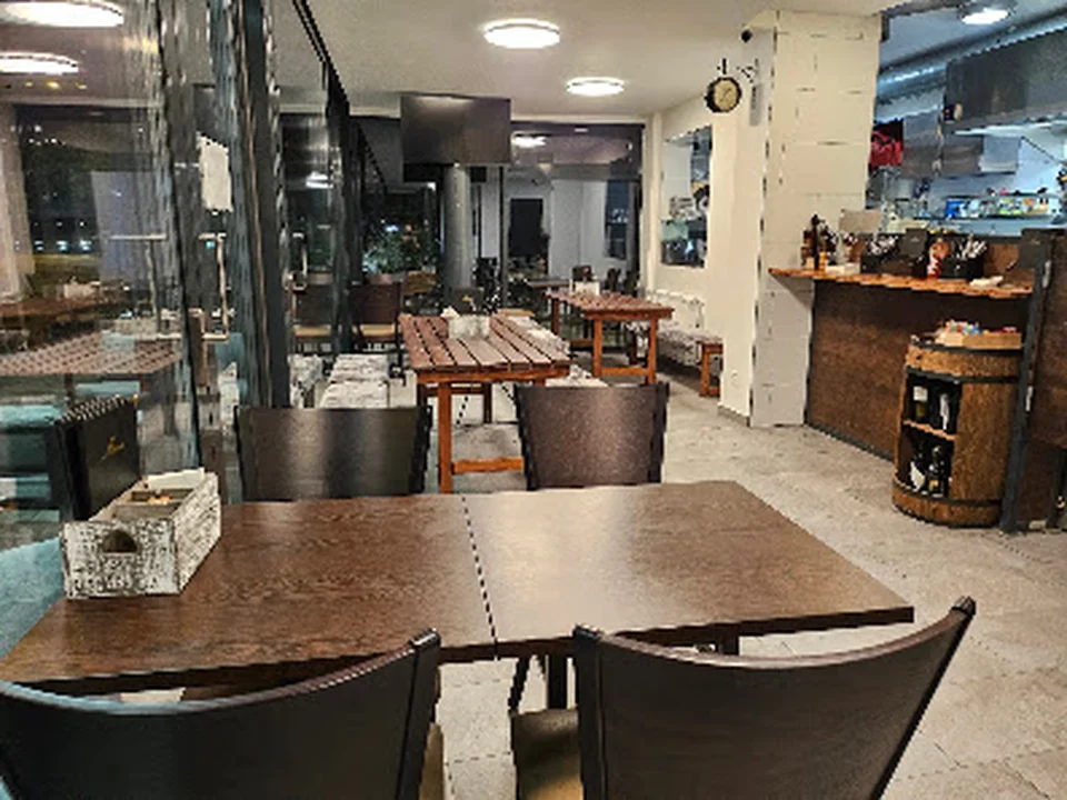 Pizzeria & Pizzakurier Rucola, Zürich